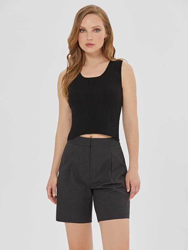 Kadın Siyah Şort