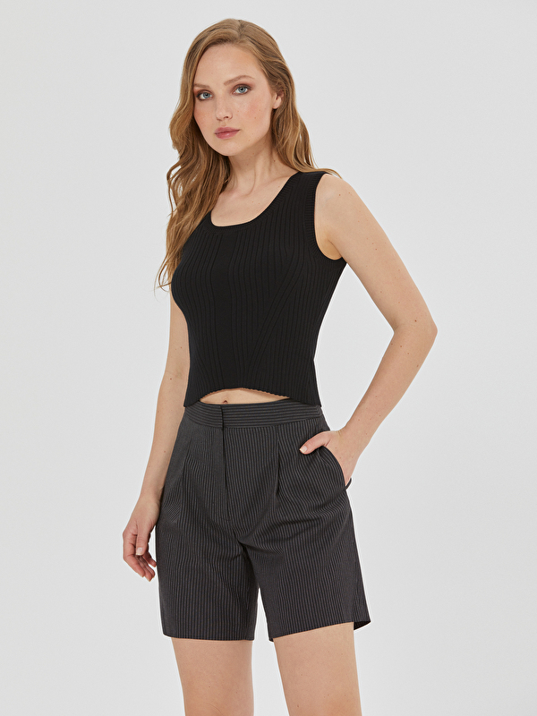 Kadın Siyah Şort