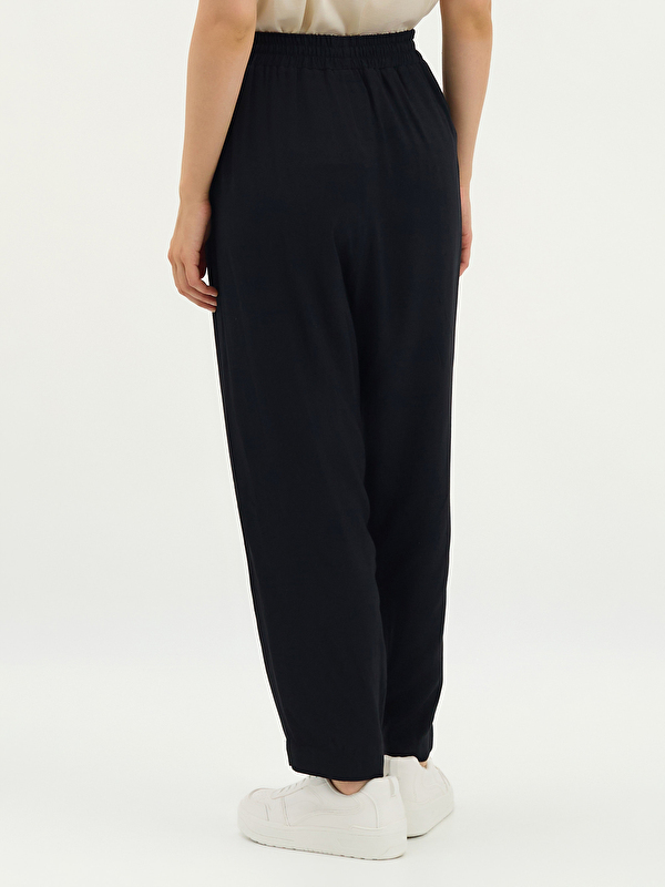 Kadın Siyah Pantolon