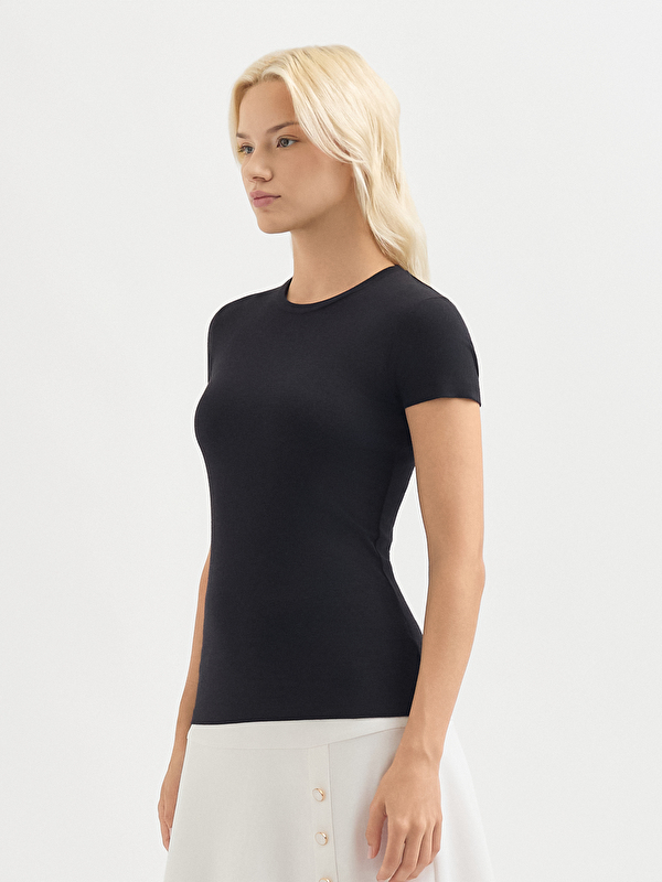 Kadın Siyah Tişört