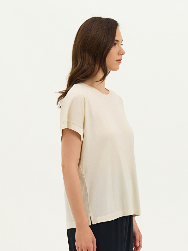 Kadın Ekru Tişört