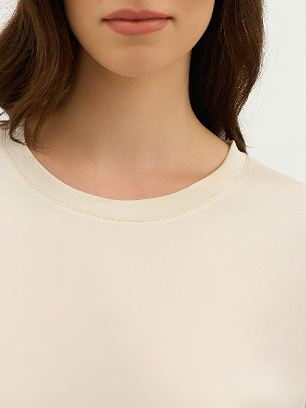 Kadın Ekru Tişört