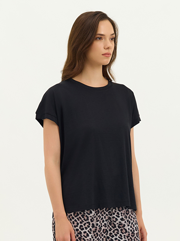 Kadın Siyah Tişört