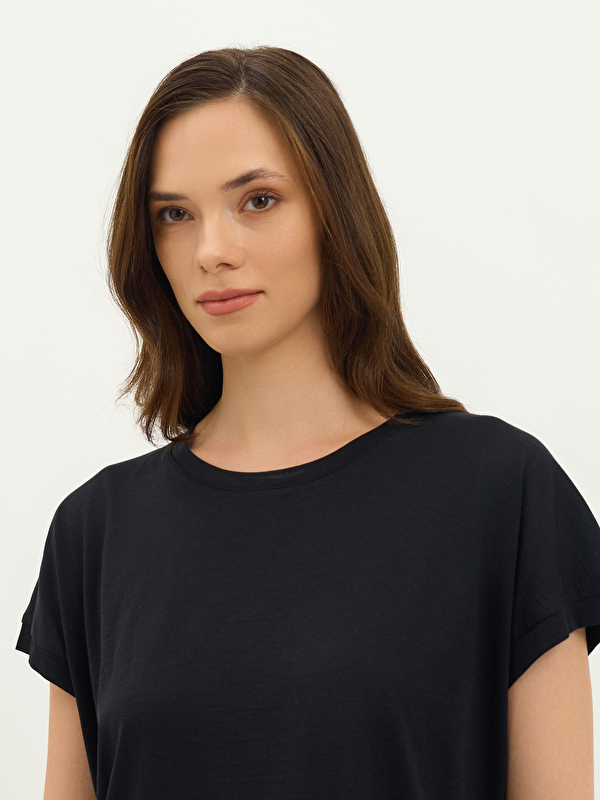 Kadın Siyah Tişört