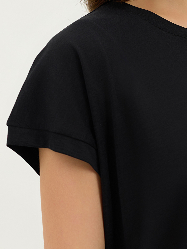 Kadın Siyah Tişört