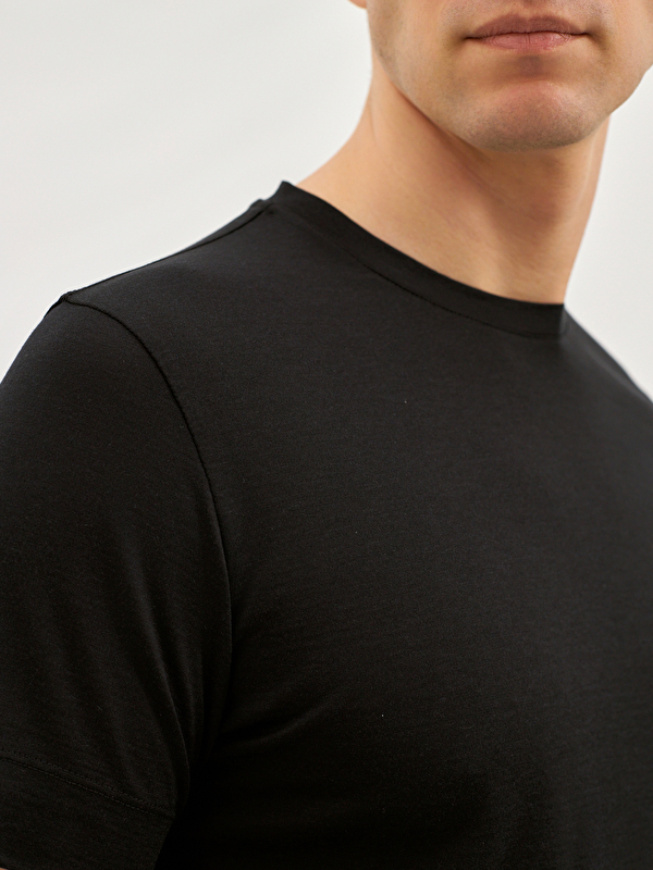 Erkek Siyah Tişört