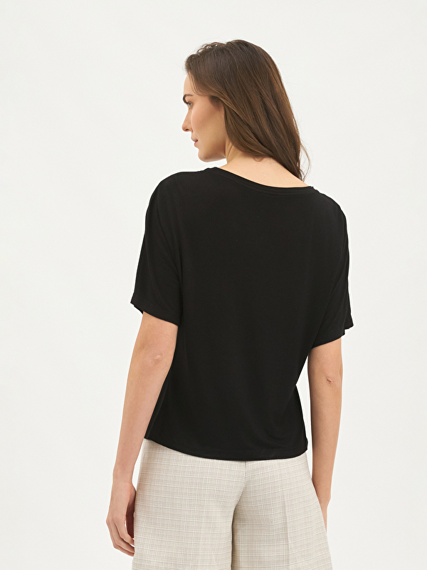 Kadın Siyah Tişört
